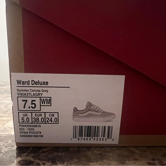 Women’s Vans Ward Lo Deluxe - Picture 2 of 5